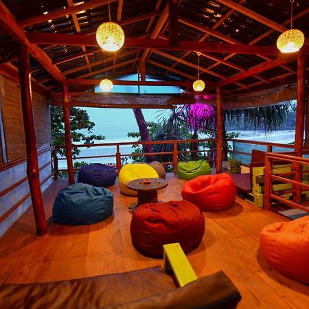 Palm Leaf Surf Cafe Hotel Galle Exterior photo